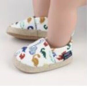 NWT Magic Prewalker Soft Dino Baby Shoes Size 6-12 months